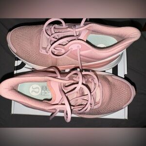 Blissfeel Run Women’s Lululemon Tennis Shoes - Pink - Sz 6.5